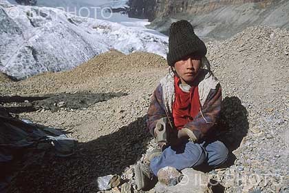 Child Labor at La Rinconada [Photograph]